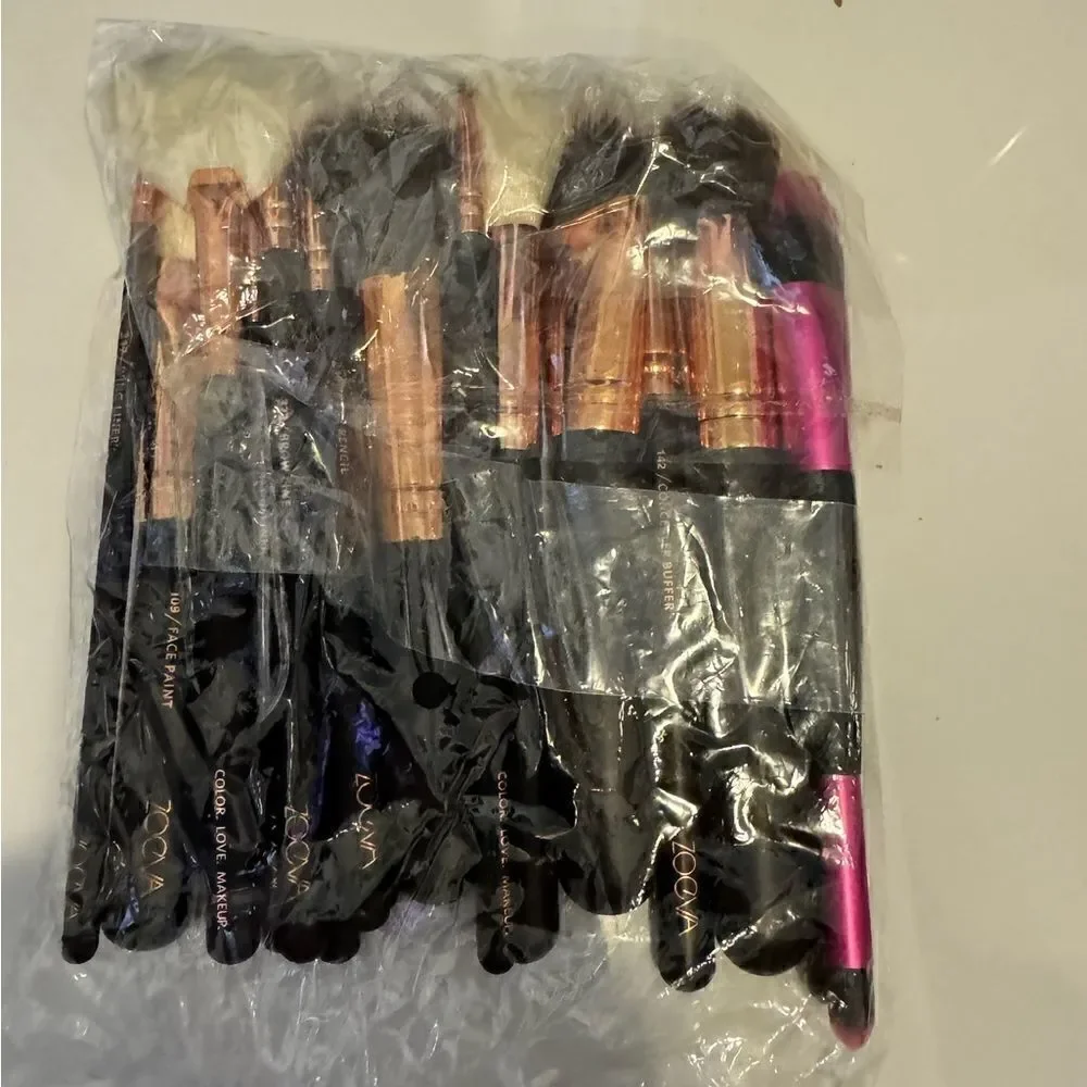 Mixed make-up brushes #16